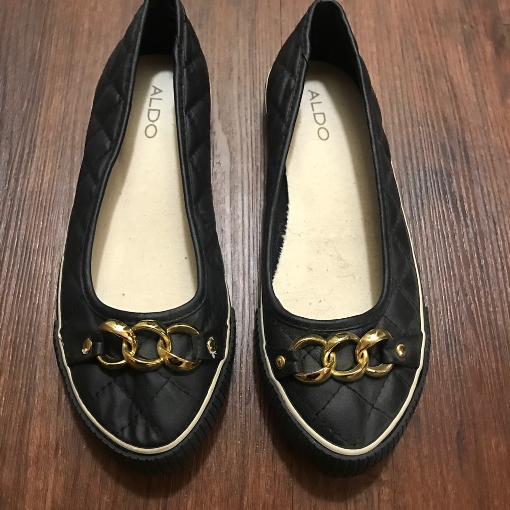 Black quilted flats with gold chain